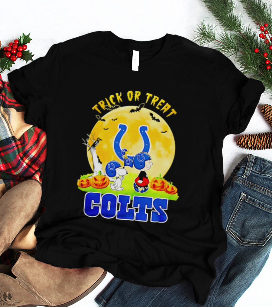 Indianapolis Colts Peanuts Trick Or Treat Halloween 2026 T-Shirt
