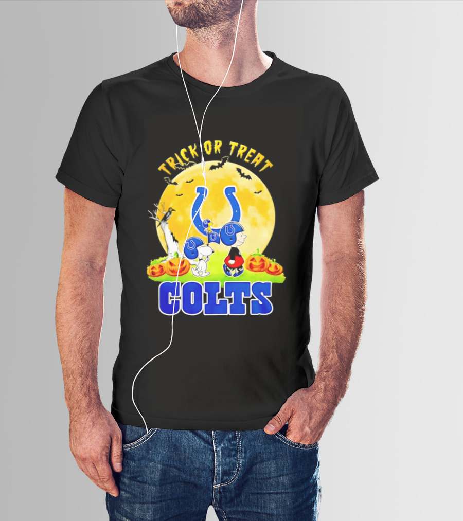 Indianapolis Colts Peanuts Trick Or Treat Halloween 2026 T-Shirt