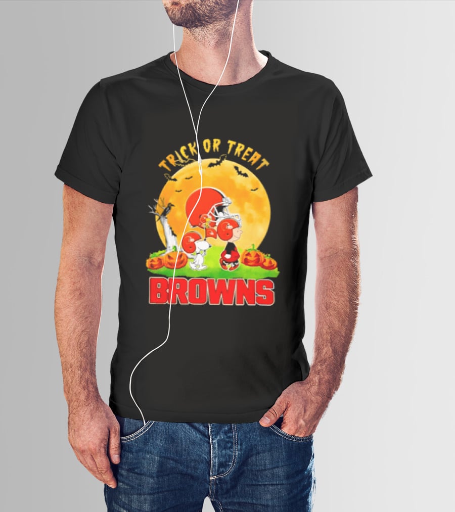 Cleveland Browns Peanuts Trick Or Treat Halloween 2026 T-Shirt