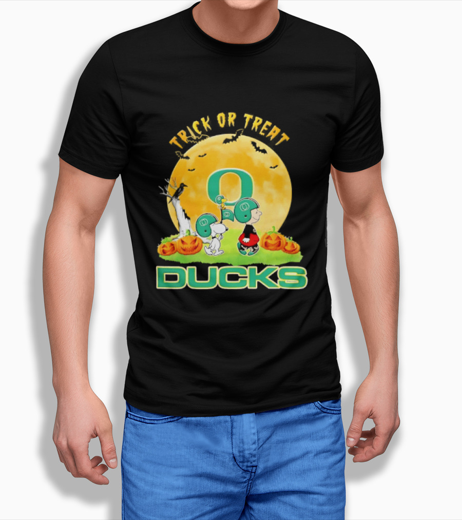 Oregon Ducks Peanuts Trick Or Treat Halloween 2026 T-Shirt