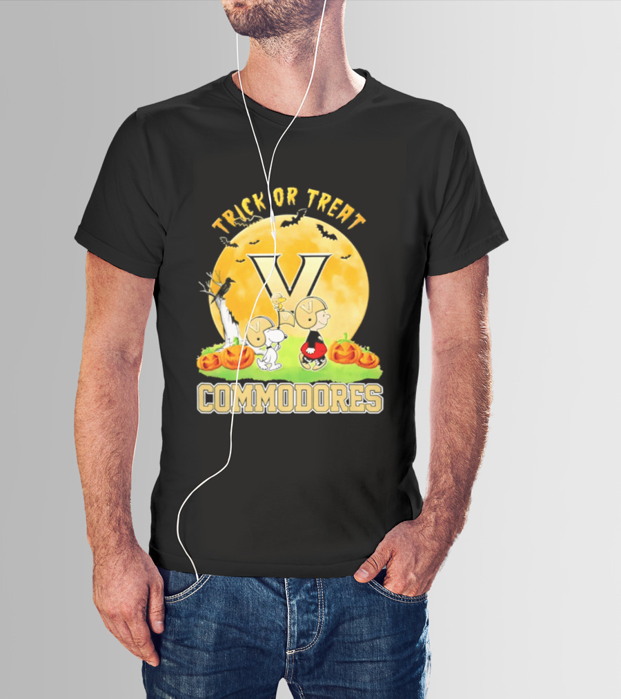 Vanderbilt Commodores Peanuts Halloween Trick Or Treat 2026 T-Shirt