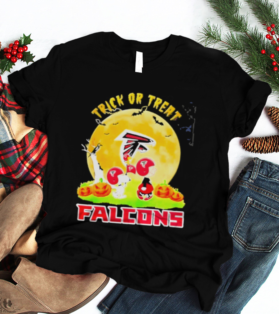 Atlanta Falcons Peanuts Trick Or Treat Halloween 2026 T-Shirt
