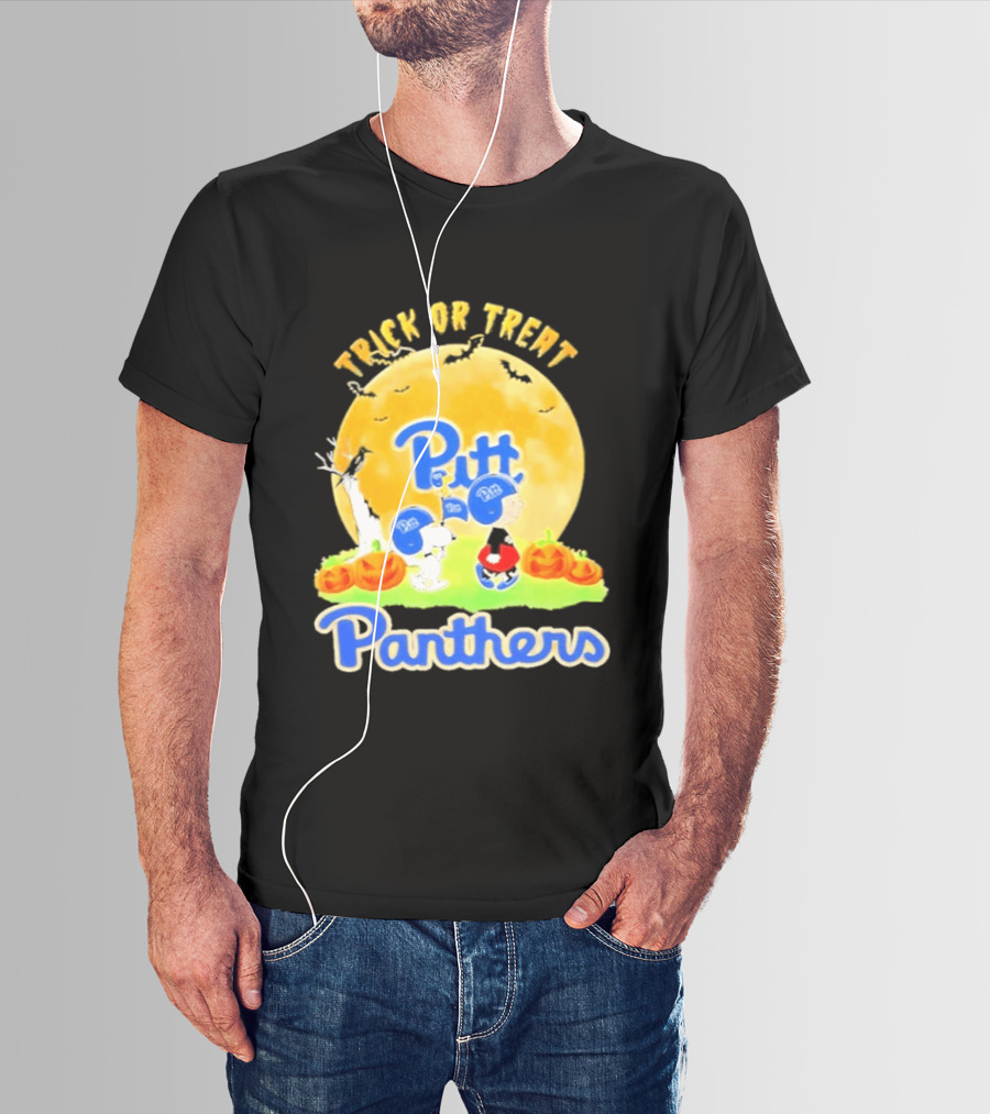 Pittsburgh Panthers Peanuts Trick Or Treat Halloween 2026 T-Shirt