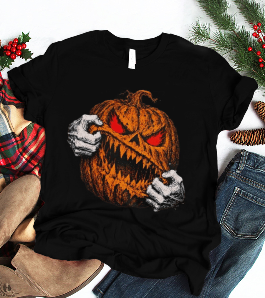Halloween 2026 Evil Pumpkin Glowing Eyes Sharp Teeth Grinning Horror T-Shirt