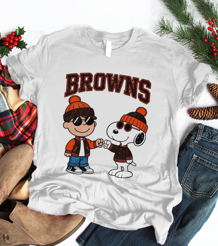 Browns Charlie Brown Snoopy NFL Football Team T-Shirt
