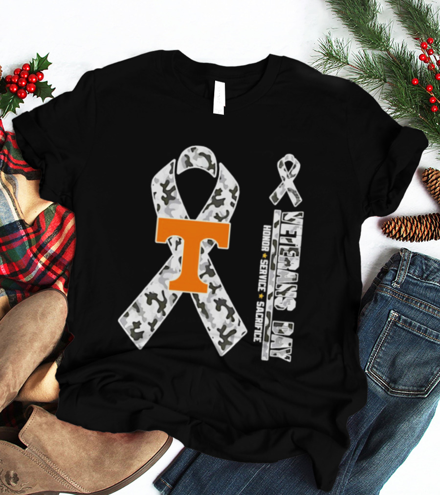 Tennessee Volunteers NCAA Football Veterans Day Honor Service Sacrifice 2026 Camo Ribbon T-Shirt