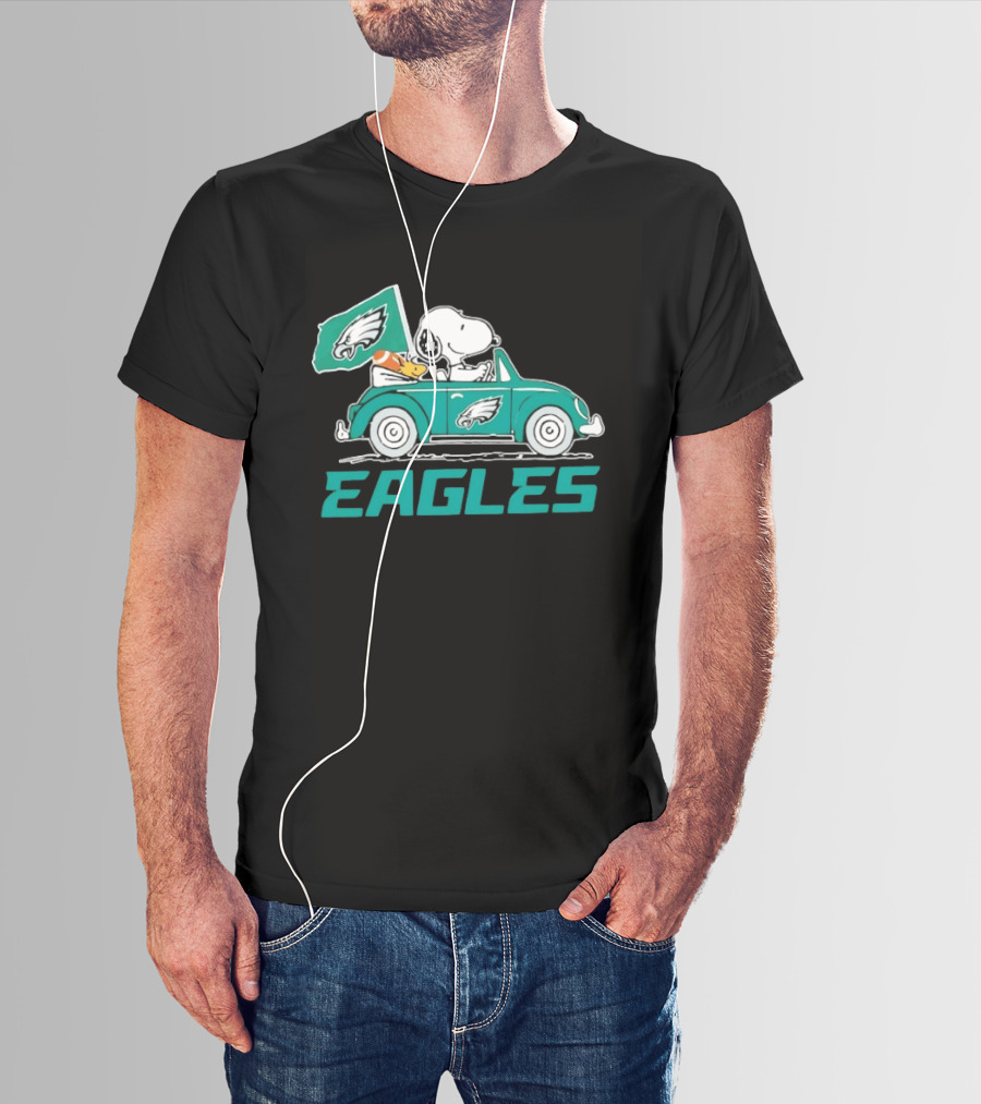 Snoopy Woodstock Driving Car With Philadelphia Eagles Flag EAGLES T-Shirt