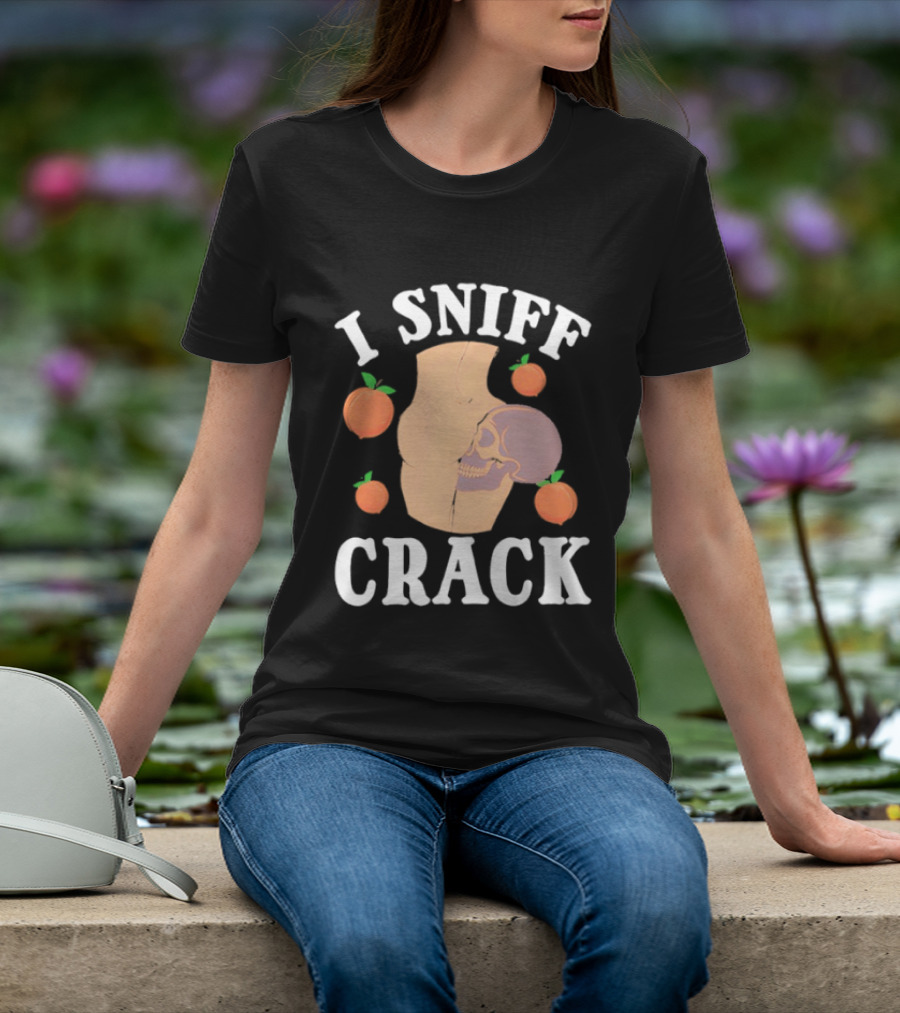 I Sniff Crack Skull Peach Vase Humor T-Shirt