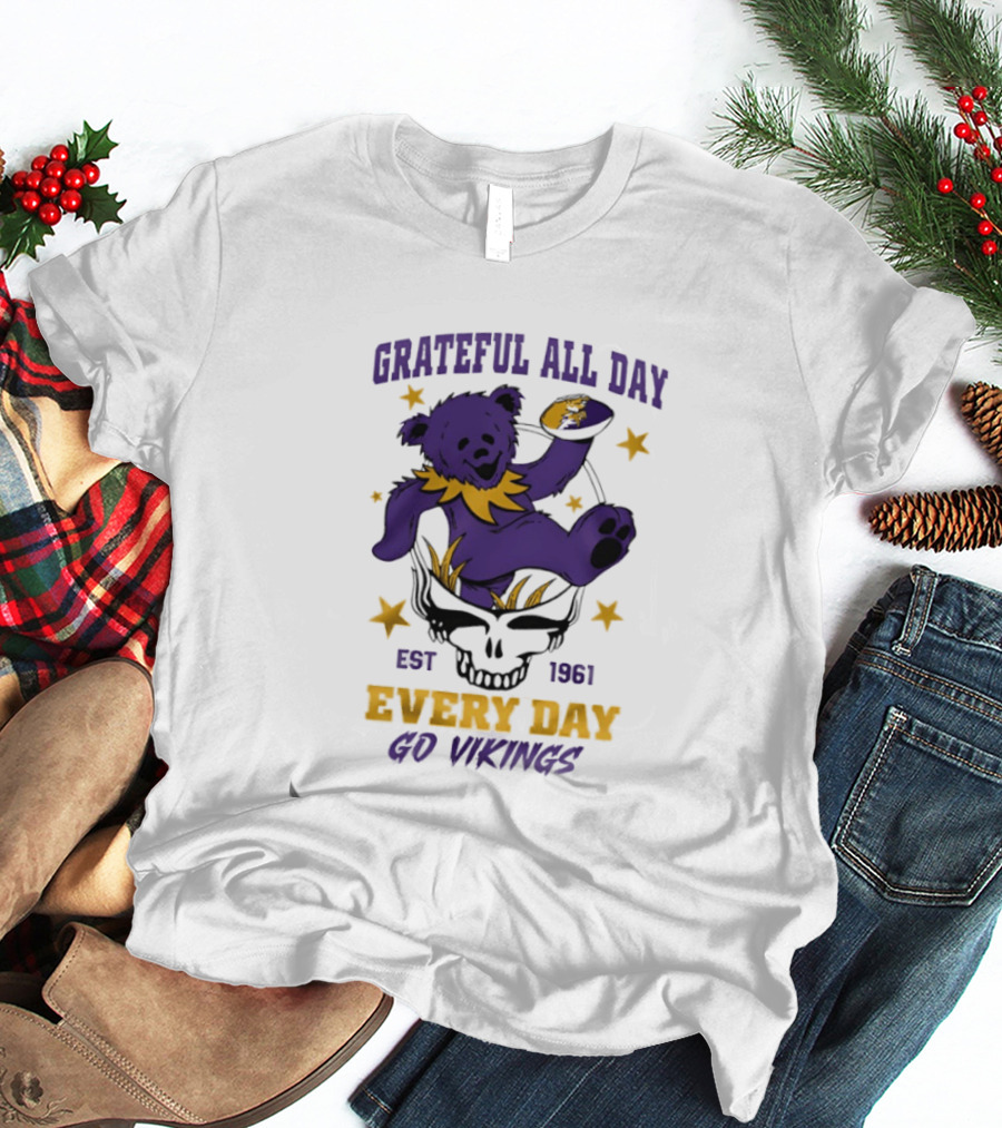 Grateful All Day Every Day Go Vikings Est 1961 Bear Skull Stars T-Shirt