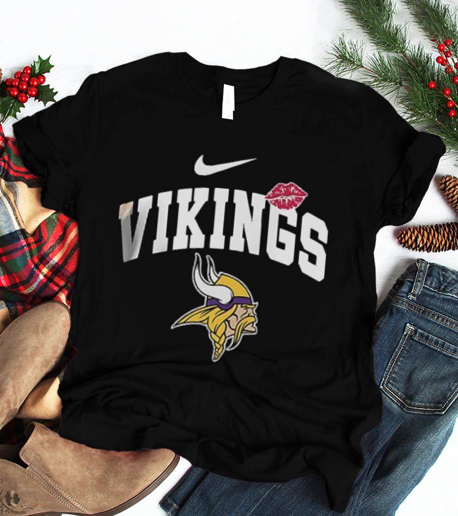 Vikings Nike Makeup Artist Lips Minnesota Football T-Shirt