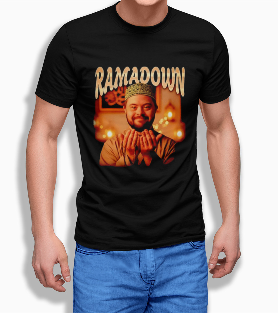 Ramadown Mens Kufi Malawi Hexa Series Smiling Man Praying Ramadan T-Shirt