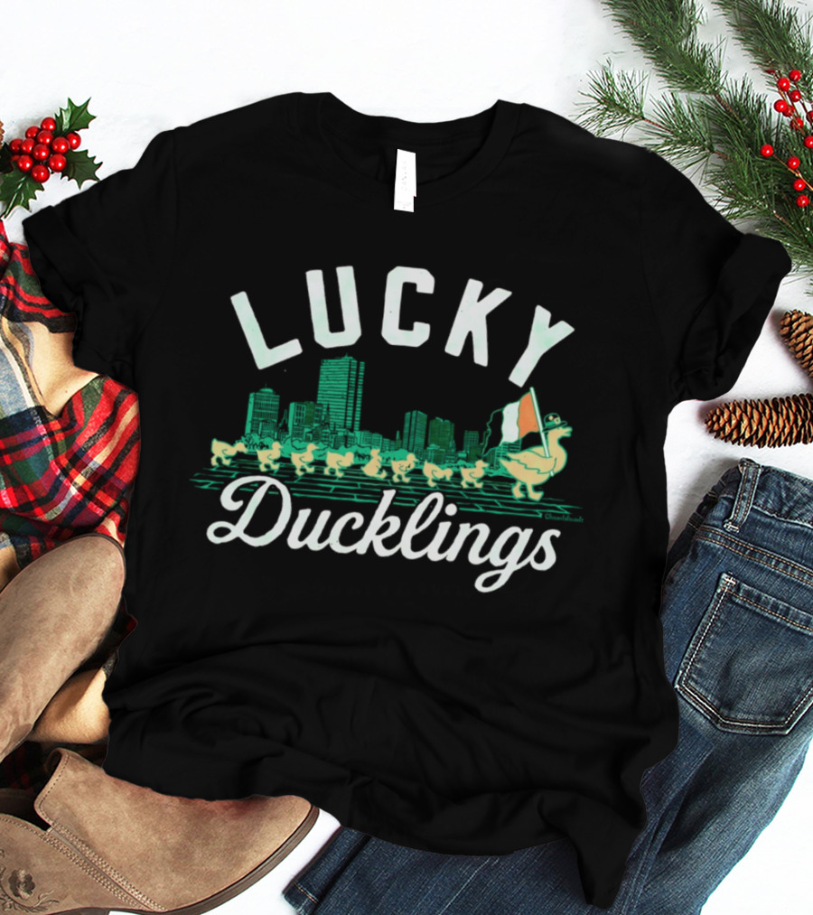Boston Lucky Ducklings Irish Flag St Patrick's Day Skyline T-Shirt