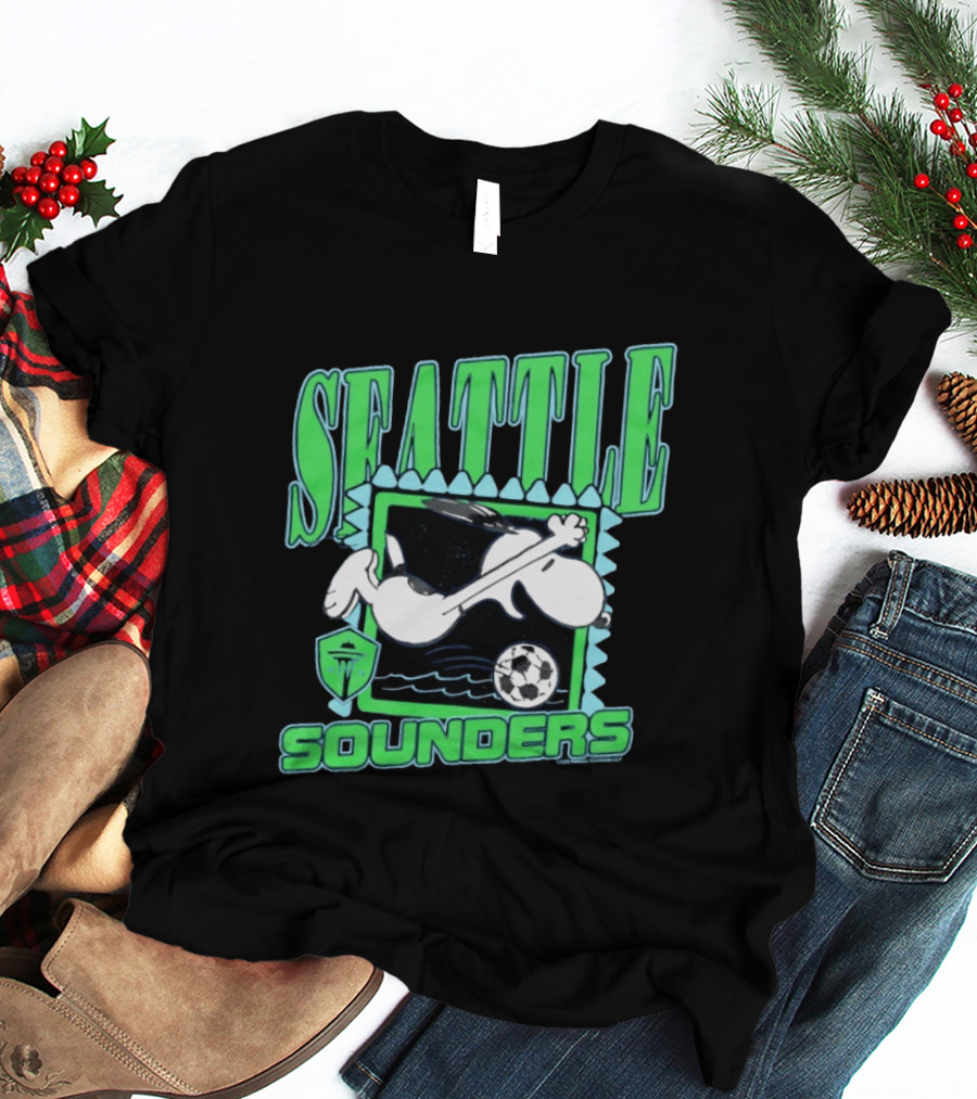 Peanuts Snoopy Seattle Sounders Soccer Collaboration T-Shirt