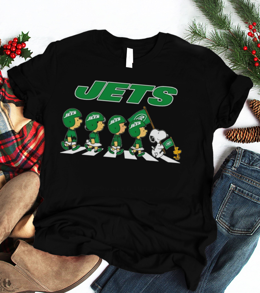 Peanuts New York Jets Snoopy Woodstock Football Abbey Road Parade T-Shirt