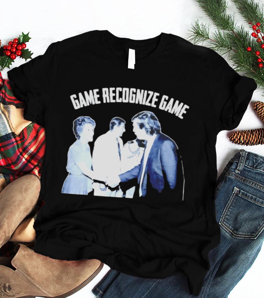 Game Recognize Game Donald Trump Shakes Hands With Ronald Reagan T-Shirt