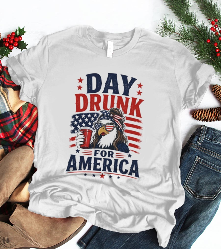 Day Drunk For America Patriotic Eagle With Flag And Red Cup T-Shirt