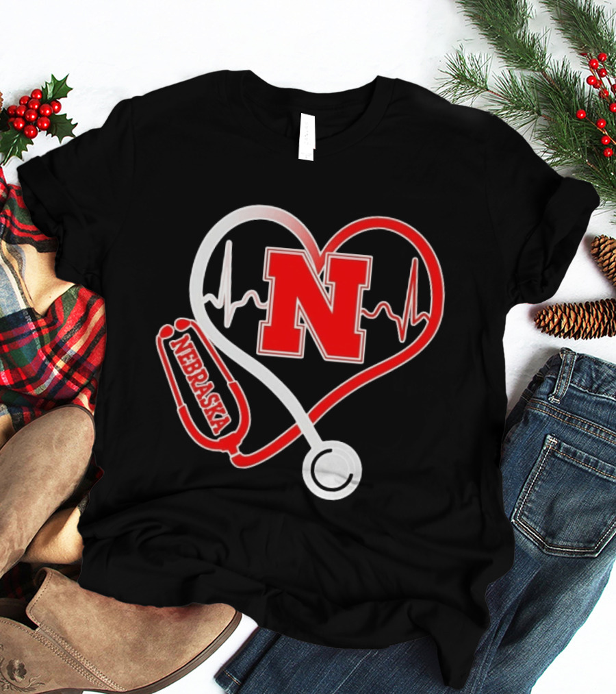 Nebraska Cornhuskers Heartbeat Stethoscope Love Nurse T-Shirt