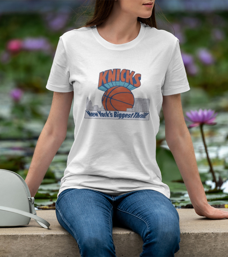Knicks New York's Biggest Thrill Basketball Skyline T-Shirt