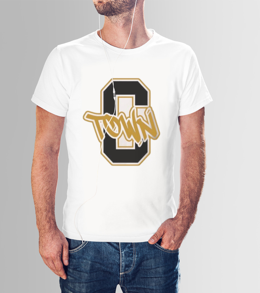O Town Vintage Varsity Style בצ פjfgh T-Shirt