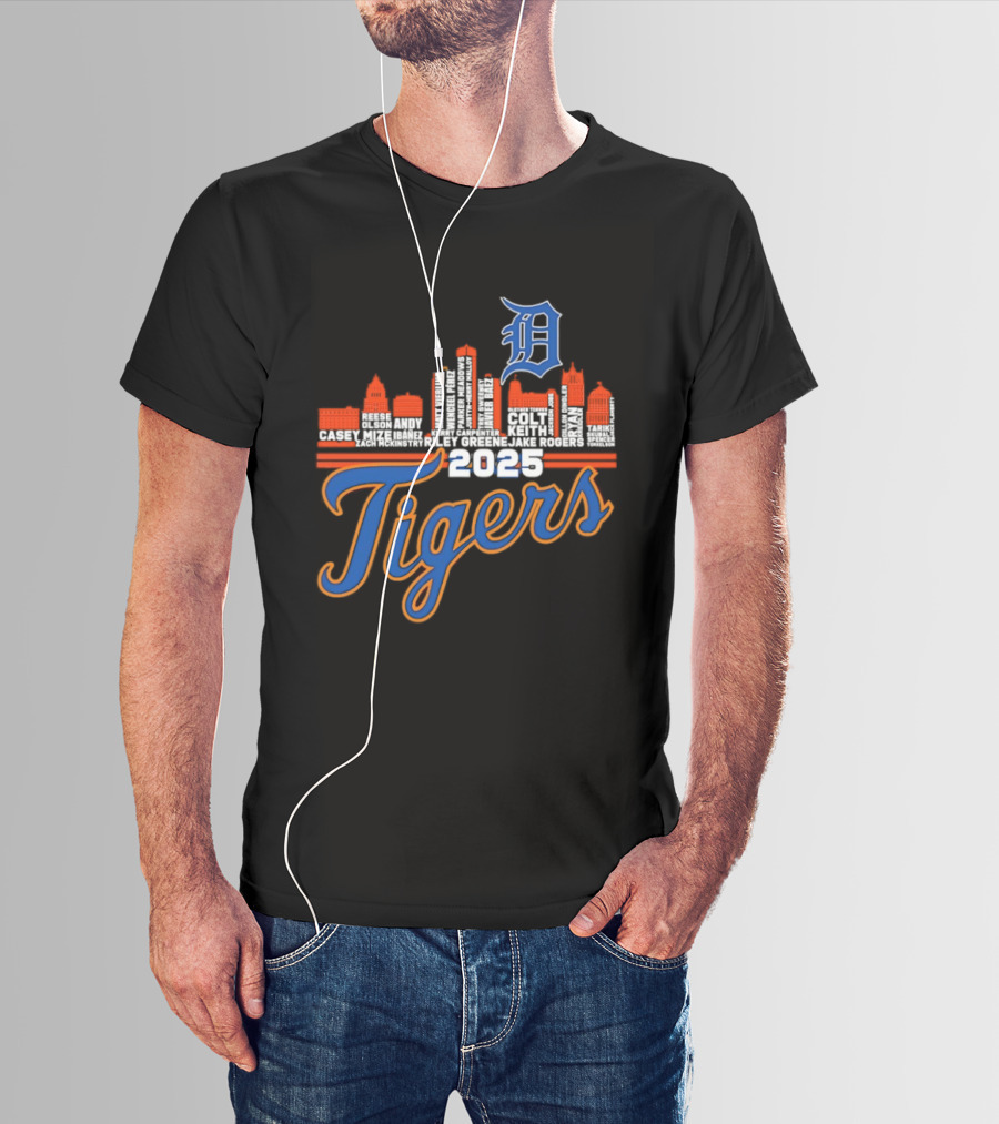 Detroit Tigers 2025 City Skyline Baseball Players T-Shirt