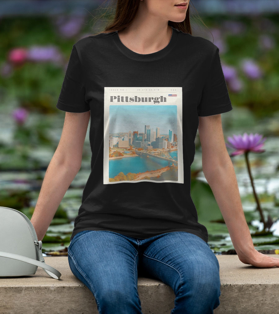 Pittsburgh Issue No 1 USA Flag 40.4°N 80.0°W Skyline T-Shirt