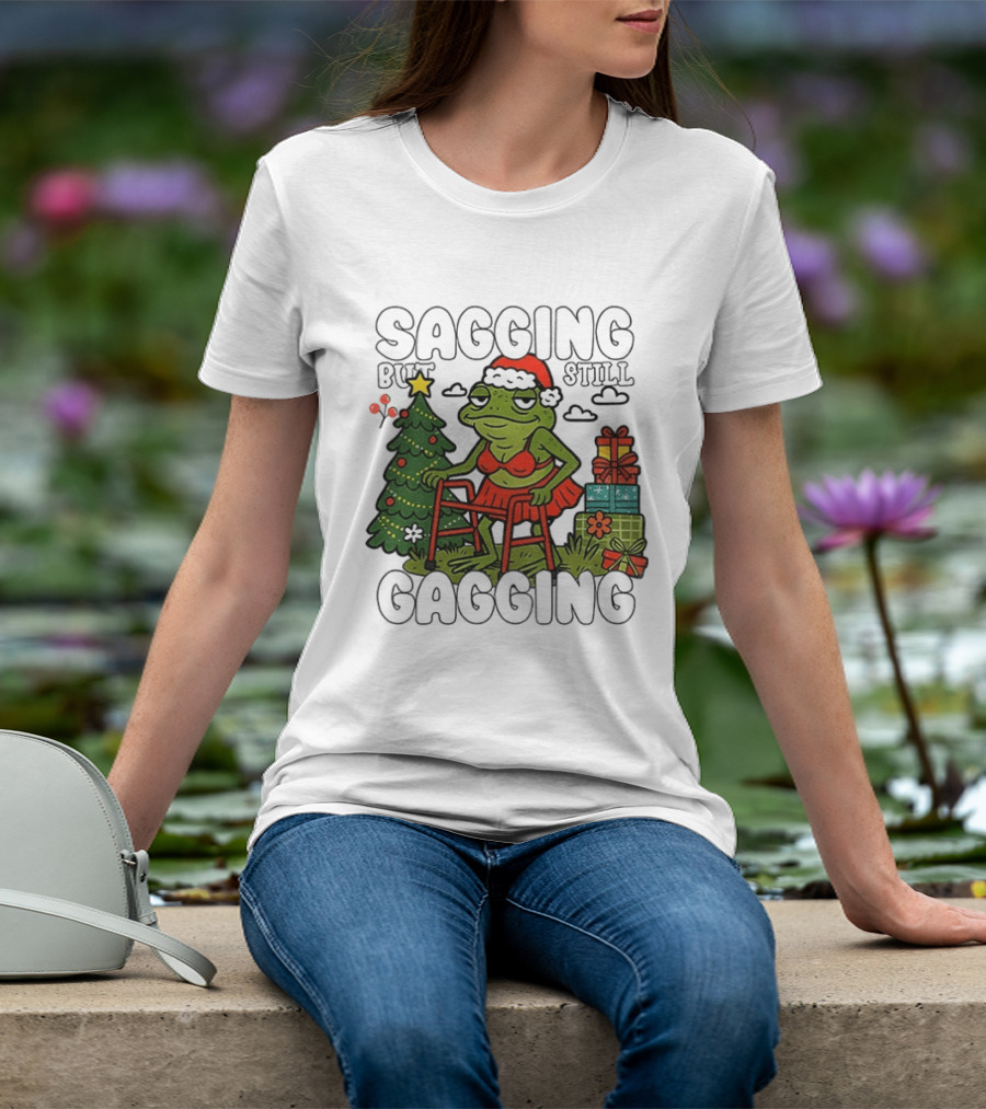 Sagging But Still Gagging Frog Santa Hat Christmas Tree Presents T-Shirt