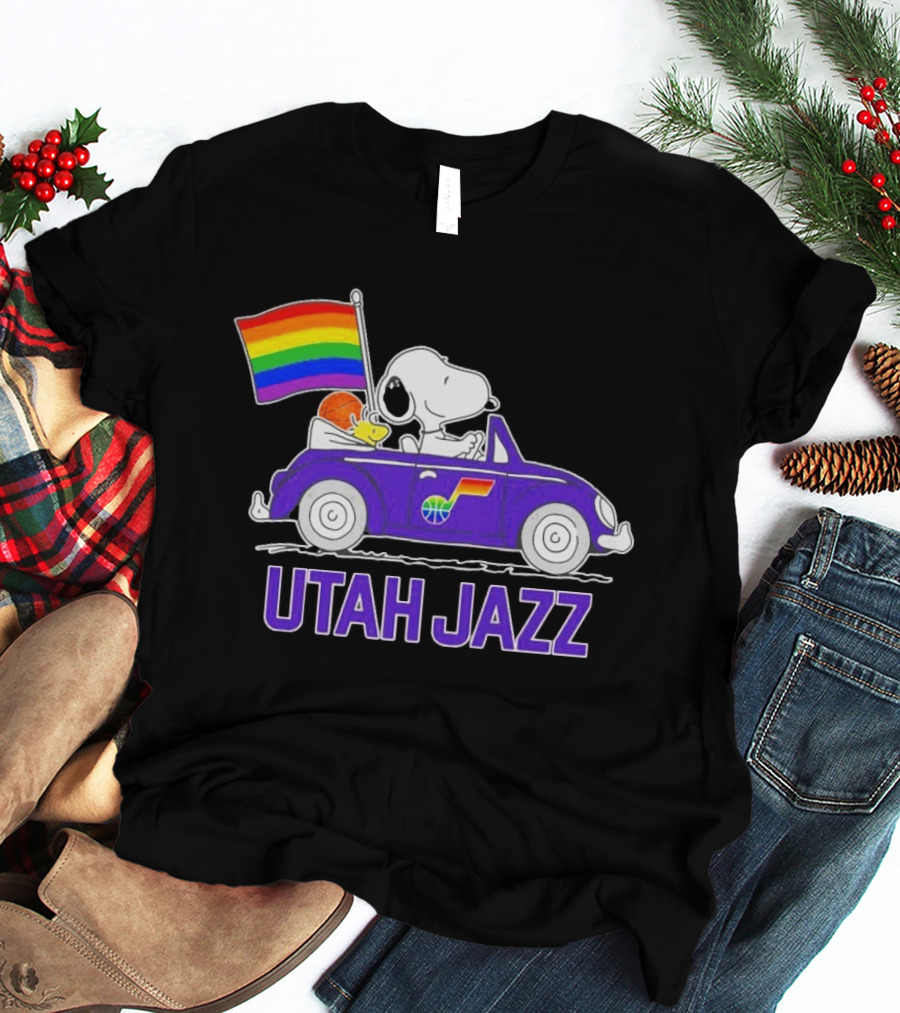 Utah Jazz Snoopy Woodstock Driving Rainbow Flag Car T-Shirt
