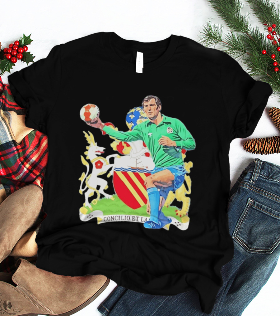 Joe Corrigan Manchester City Goalkeeper Concilio Et Labore Crest T-Shirt