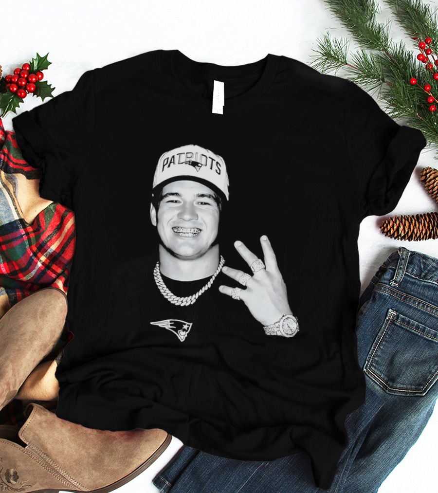 Drake Maye Patriots Cap Rings And Necklace T-Shirt