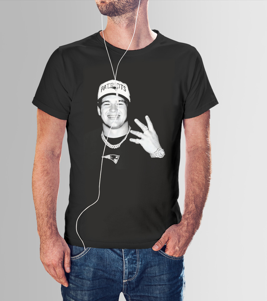 Drake Maye Patriots Cap Rings And Necklace T-Shirt