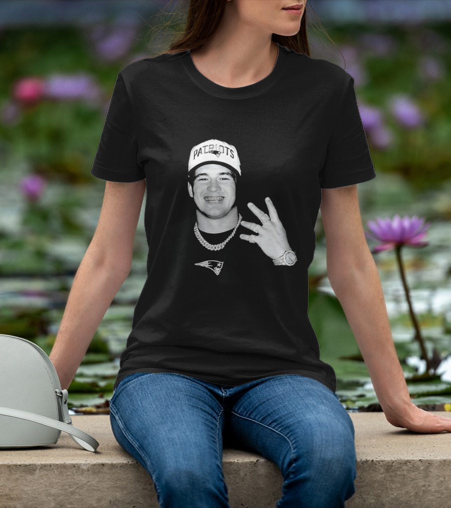 Drake Maye Patriots Cap Rings And Necklace T-Shirt