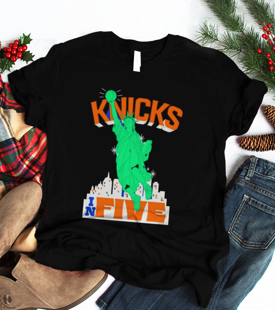 Knicks Statue Of Liberty Dunk In Five Basketball Cartoon Skyline T-Shirt