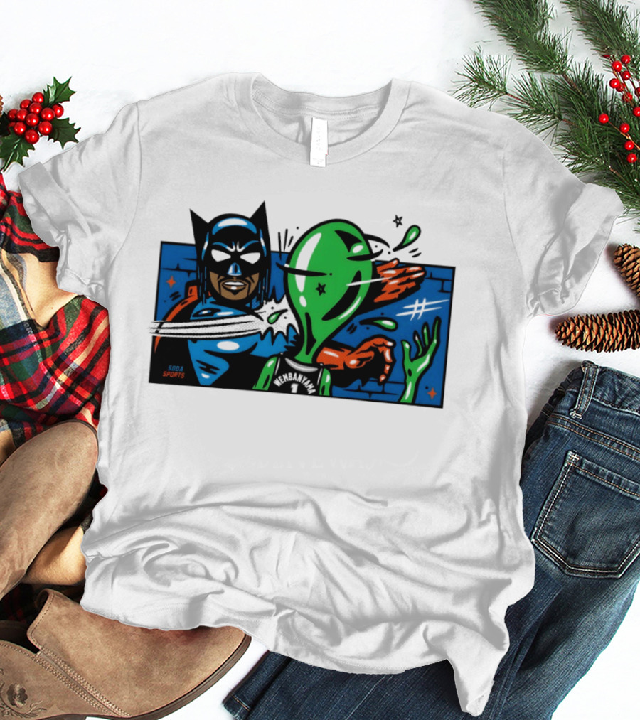 Batman Slapping Alien Knicks Beat Spurs NBA Final 2026 Soda Sports T-Shirt