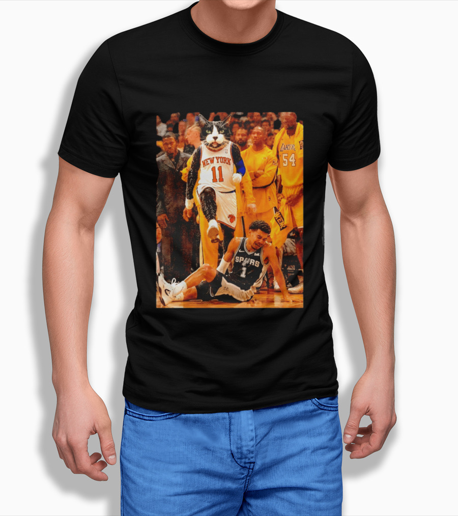 New York Knicks 11 Cat Dunks On Spurs Player Victor Wembanyama With Crowd And Lakers Players T-Shirt