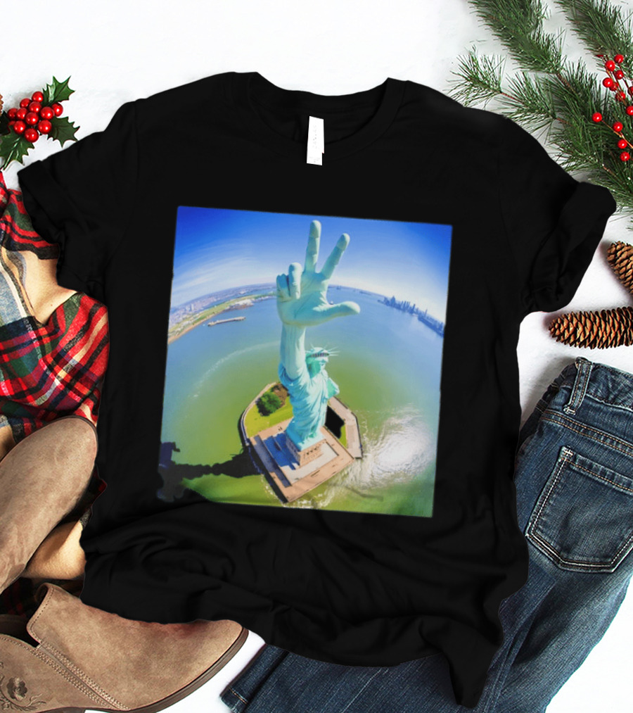 Jalen Brunson Statue Of Liberty Victory Gesture Photo T-Shirt