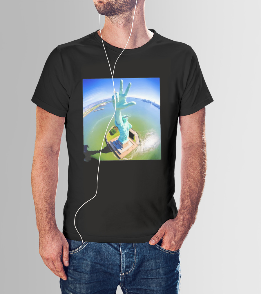 Jalen Brunson Statue Of Liberty Victory Gesture Photo T-Shirt