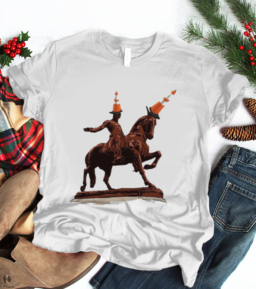 Duke Of Wellington Statue Cone Hat Glasgow Scottish T-Shirt