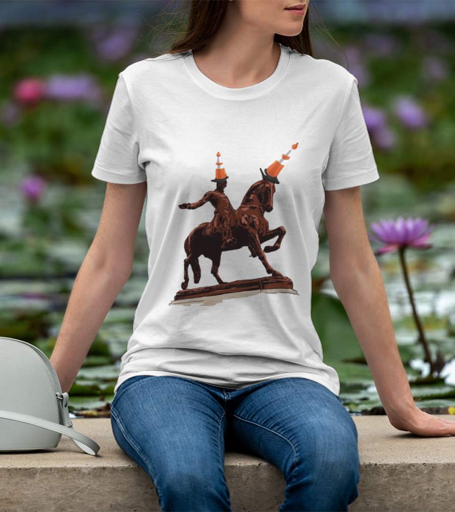 Duke Of Wellington Statue Cone Hat Glasgow Scottish T-Shirt