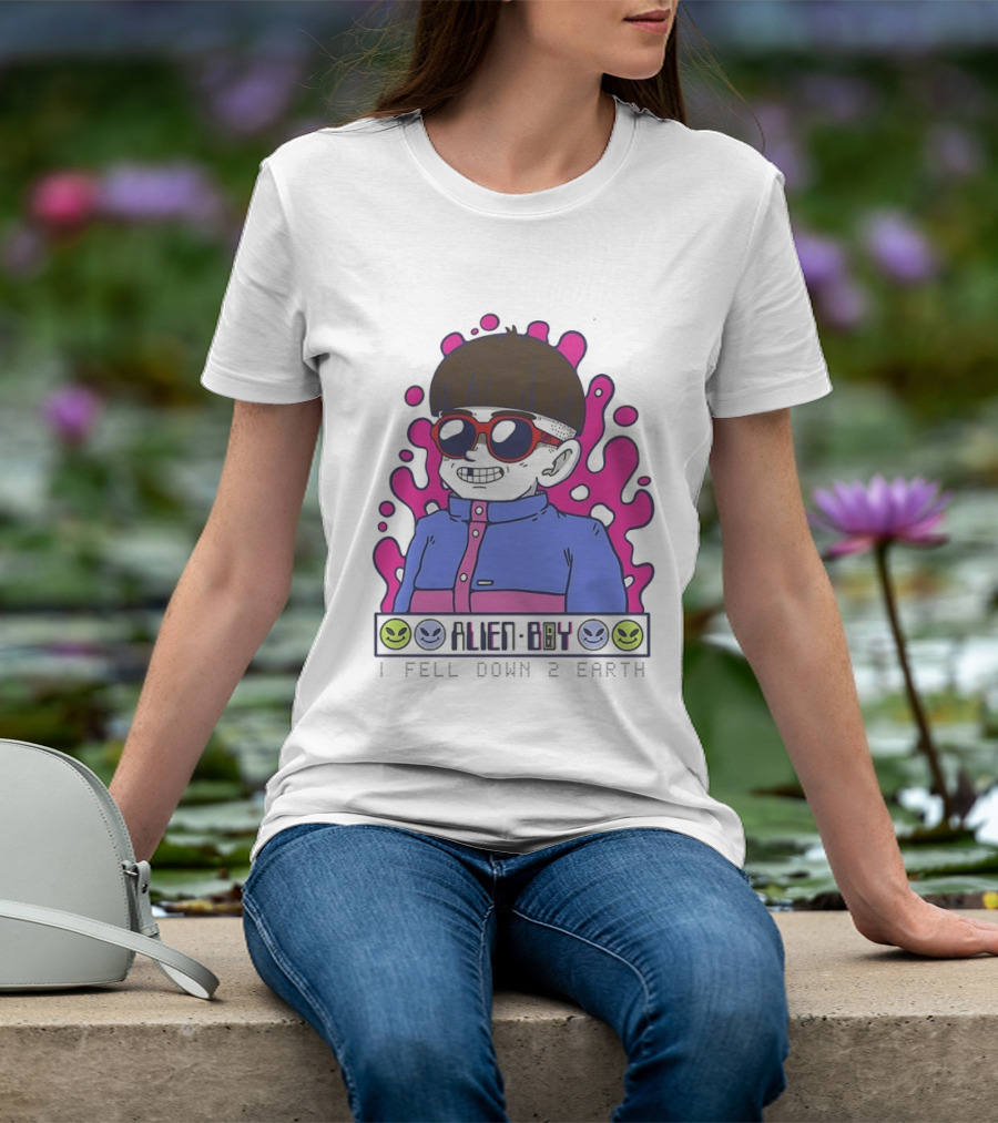Alien Boy I Fell Down 2 Earth Cool Kid Retro Pink Smiley Vibes T-Shirt