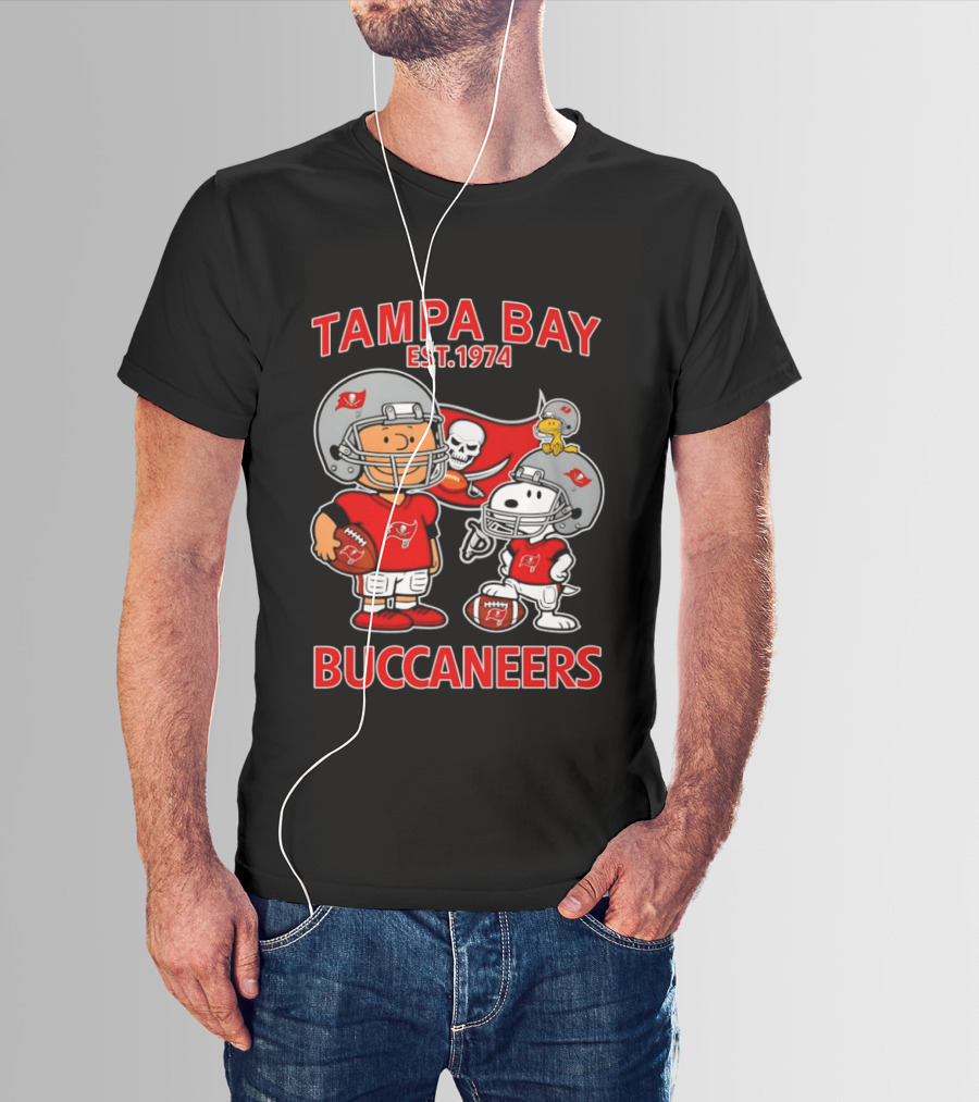 Tampa Bay Buccaneers Snoopy And Charlie Brown EST 1974 T-Shirt