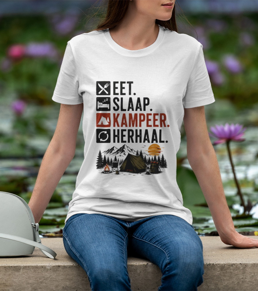 Eet Slaap Kampeer Herhaal Camping Tent Mountains Campfire Sunset T-Shirt