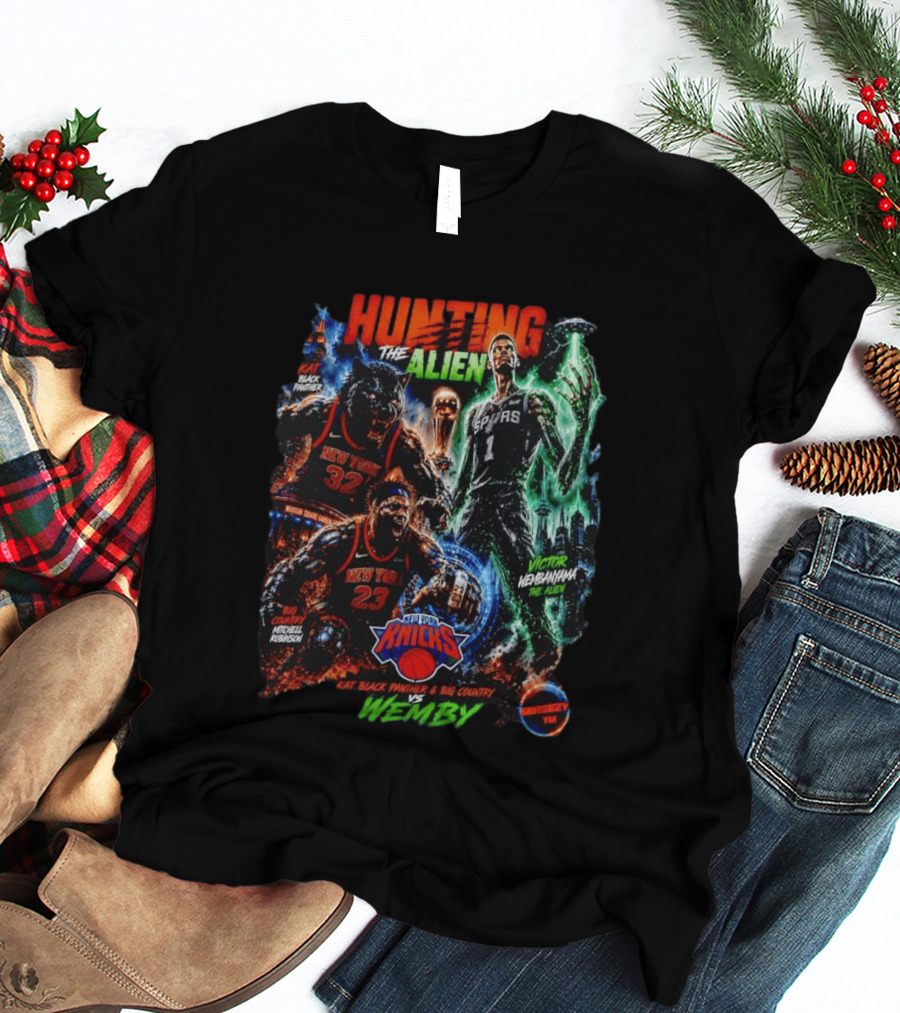 Hunting The Alien KAT Black Panther New York Knicks Mitchell Robinson Vs Wemby Victor Wembanyama T-Shirt