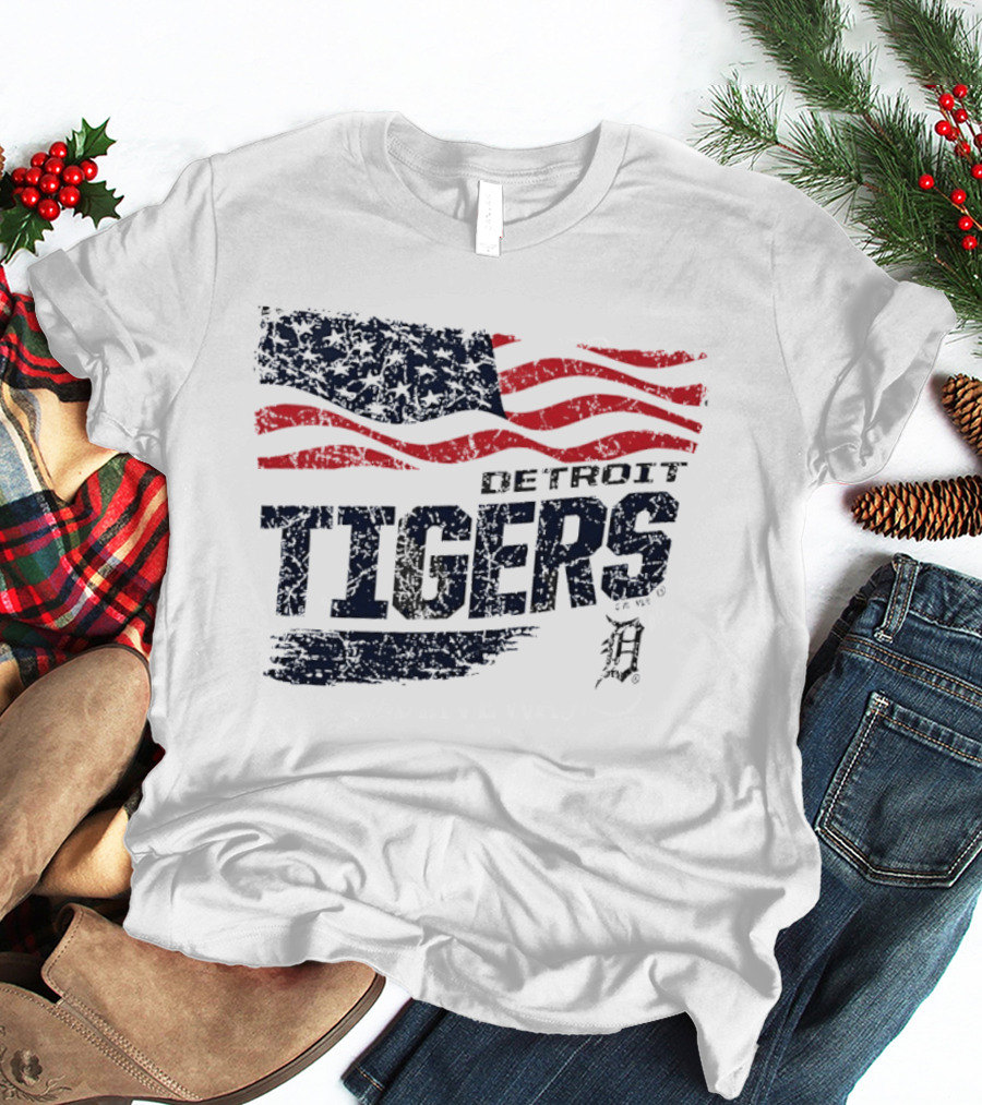 Detroit Tigers Waving American Flag 4th Of July Celebration T-Shirt