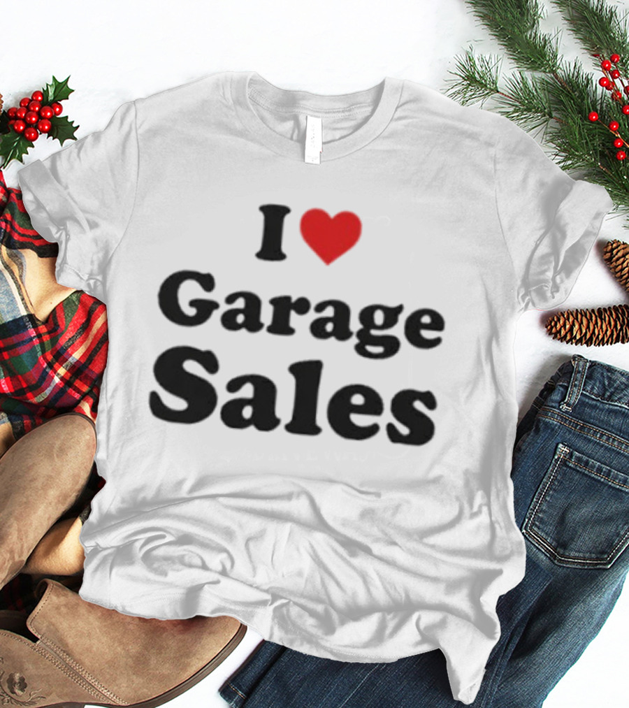 I Heart Garage Sales Retro Style Enthusiast Appeal T-Shirt