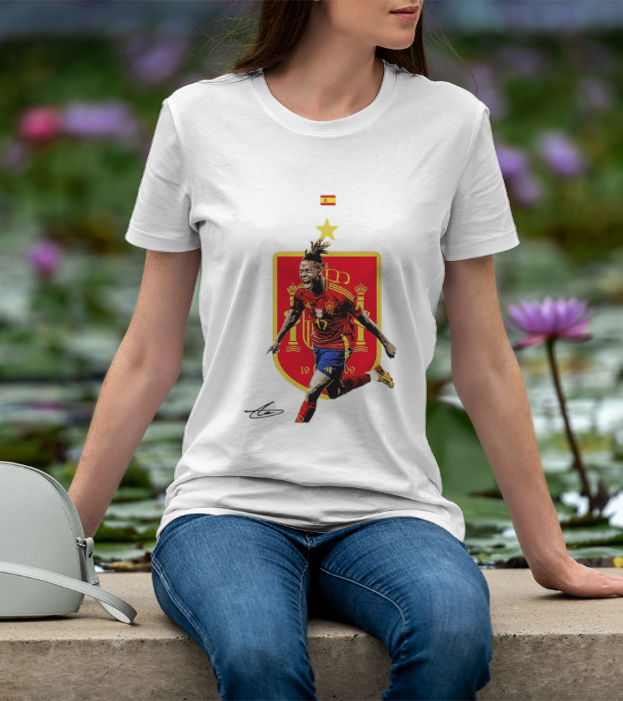 Nico Williams España Número 19 Escudo De La Selección Española Flag T-Shirt