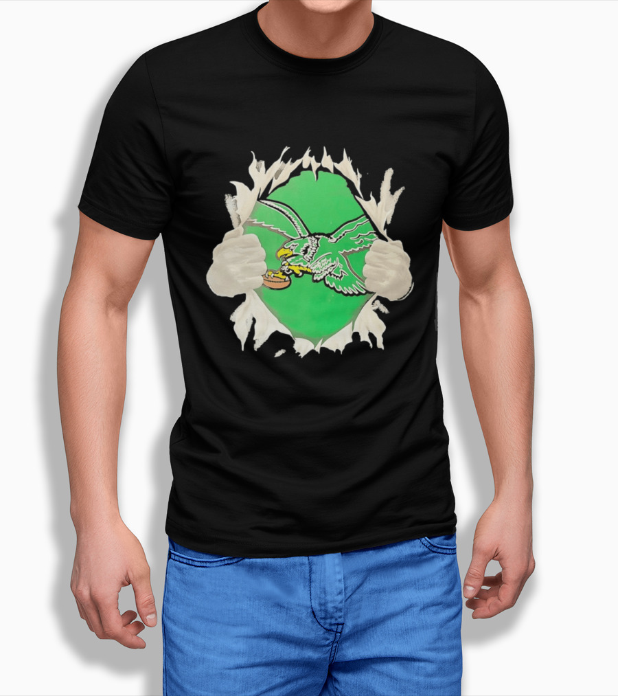 Philadelphia Eagles Vintage Chest Rip Football Fan T-Shirt