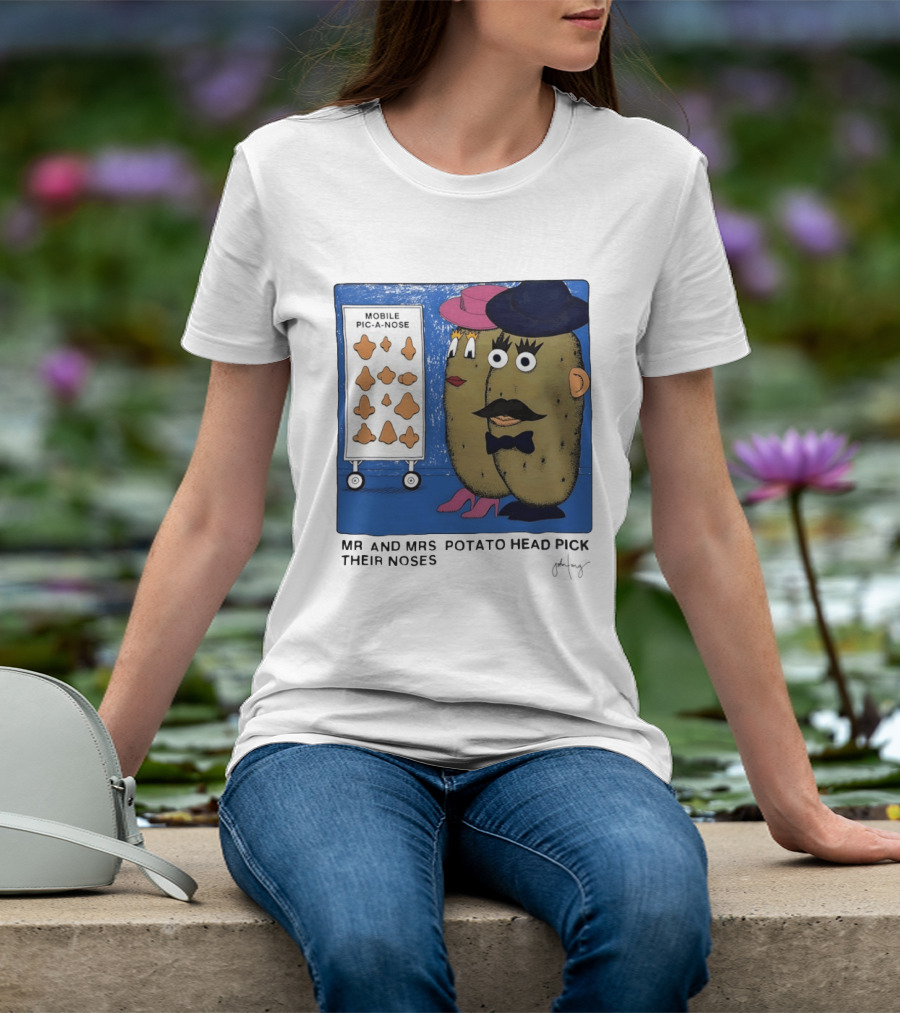 Mobile Pic A Nose Mr And Mrs Potato Head Pick Their Noses T-Shirt