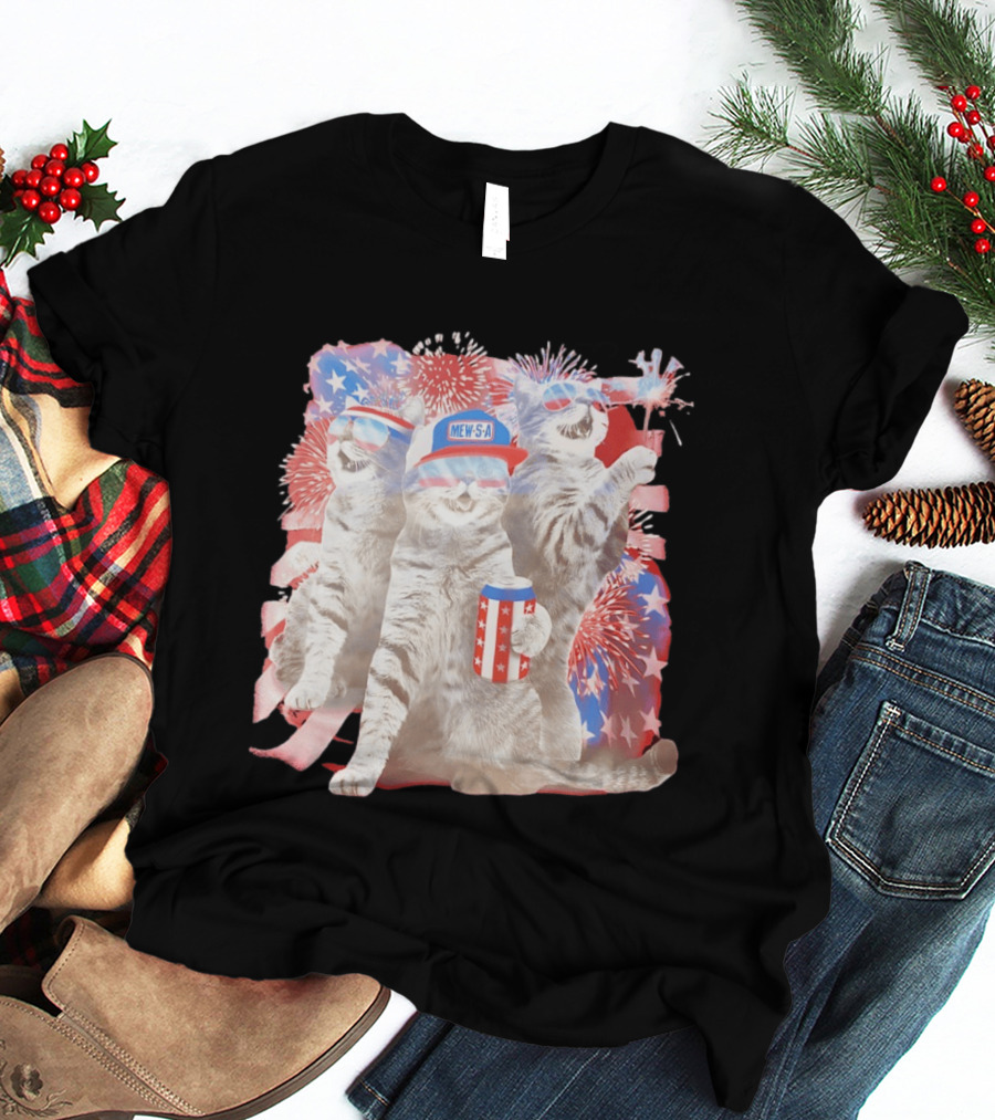 Mew's A Patriotic American Flag Cats Fireworks Party Animal Holiday USA T-Shirt