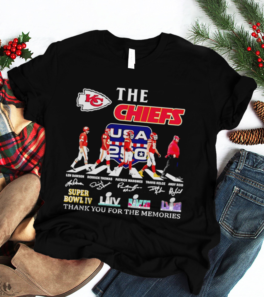 The Kansas City Chiefs Super Bowl LIV USA 2020 Champions Signatures Thank You For The Memories T-Shirt