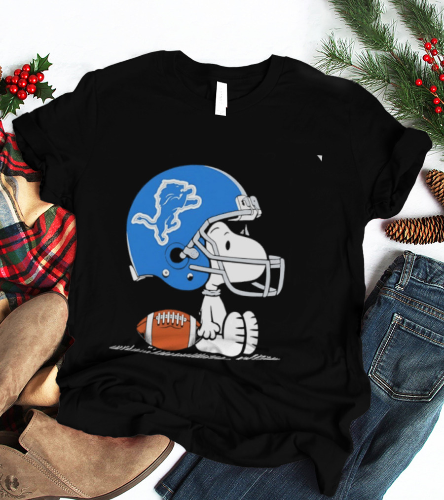 Snoopy Detroit Lions Football Helmet Collaboration NFL Peanuts T-Shirt